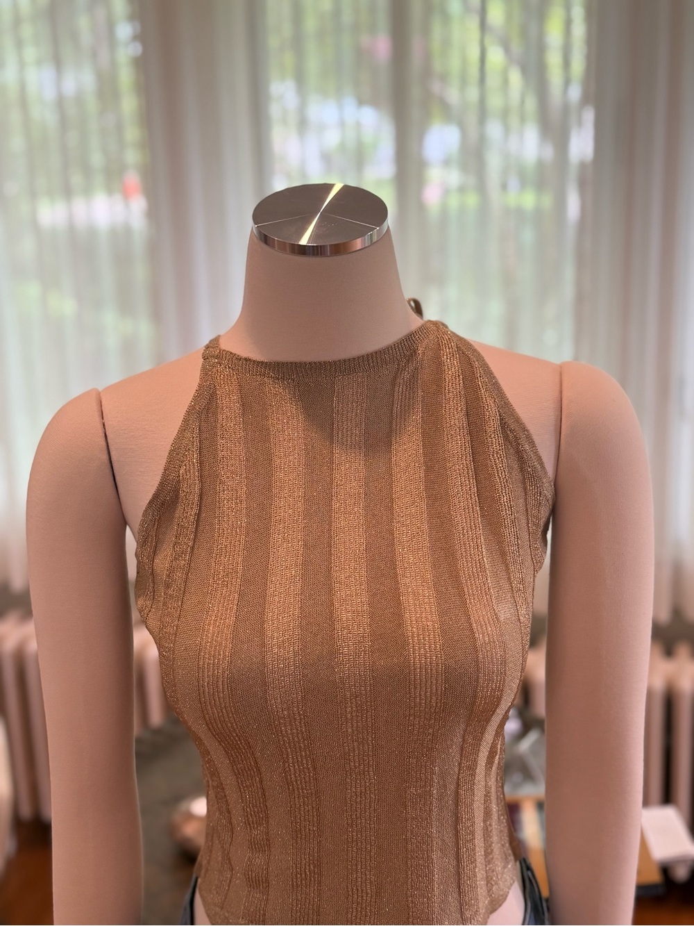 Metallic Gold Ribbed Halter Crop Top - Picture 3 of 4